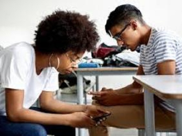 France: une rentrée scolaire sans téléphone portable