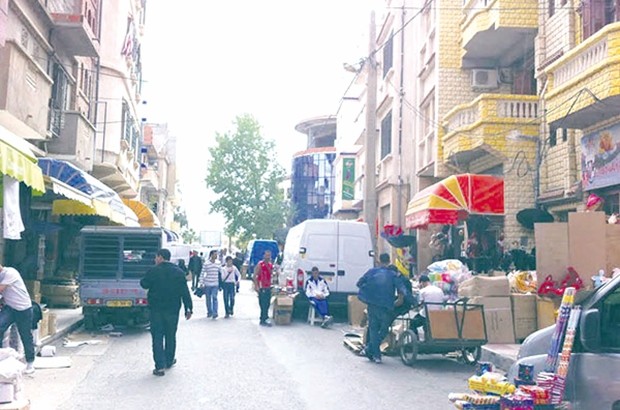 L’occupation anarchique de trottoirs par des commerçants : un danger permanent pour la santé des citoyens