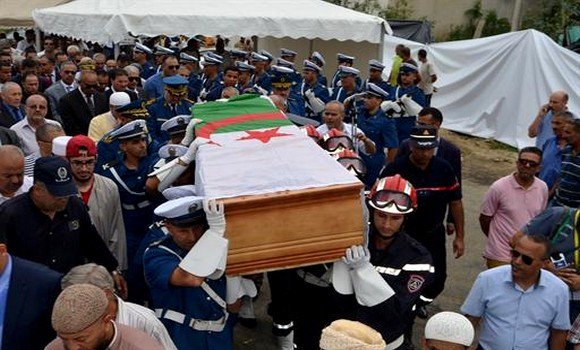 Le wali de Mila Ahmouda Ahmed Zineddine conduit à sa dernière demeure