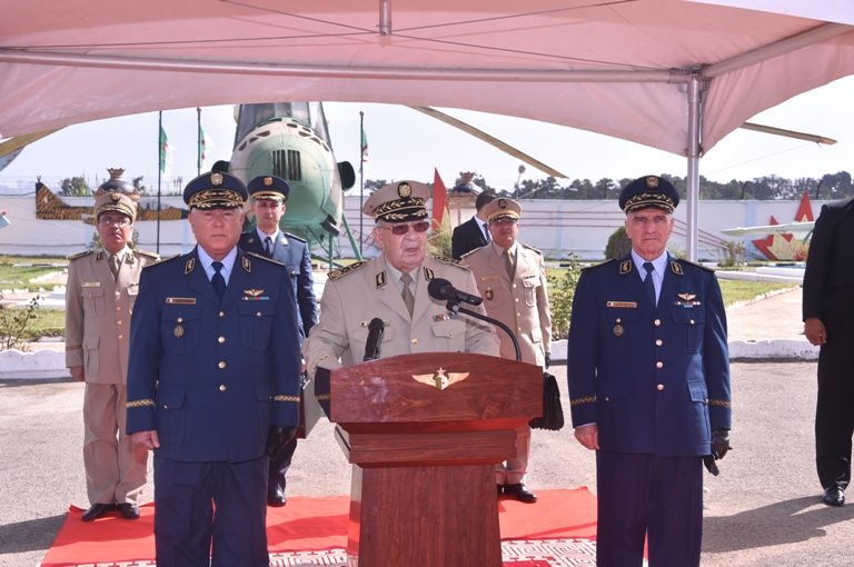 Gaid Salah préside la cérémonie d’installation du nouveau chef des Forces aériennes