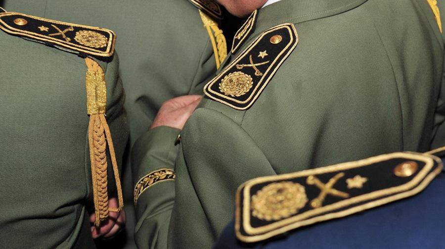 Les cinq généraux-majors emprisonnés remis en liberté provisoire sous ordre de Bouteflika
