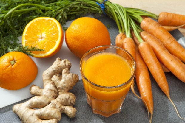 Santé: Éliminez les toxines avec ce jus de carottes et de gingembre