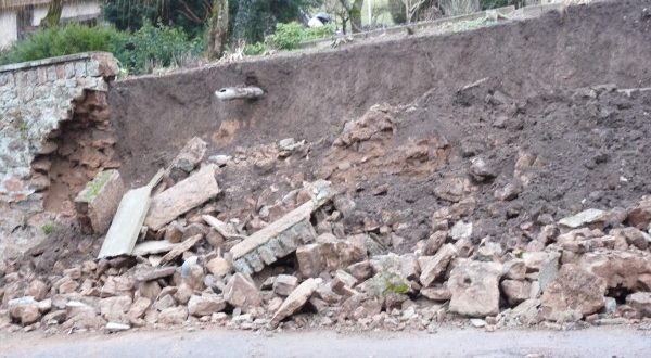 Effondrement d’un mur à Tipasa : une femme décédée et sa fille blessée !
