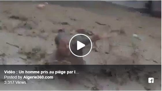 Vidéo : Un homme pris au piège par les inondations à Tébessa