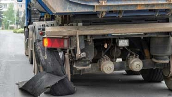 Nechmaya (Guelma): Le pneu d’un camion éclate, 2 personnes décèdent
