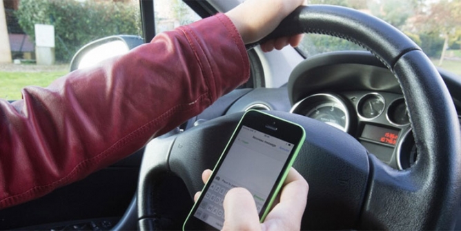 Accidents de la route: la DGSN sensibilise les automobilistes sur les dangers de l’utilisation du téléphone au volant