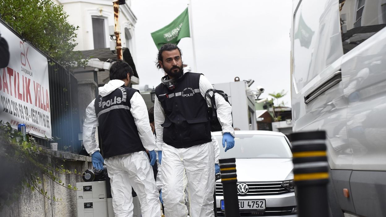 Affaire Khashoggi : des policiers turcs fouillent la résidence du consul