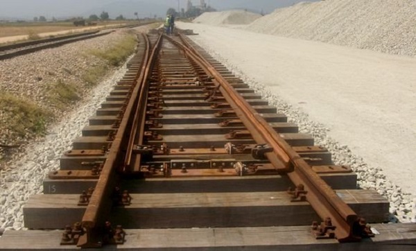 Annaba : réhabilitation prochaine de la ligne ferroviaire reliant le port à la mine de Djebel El Ounk