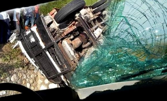 Collision entre un taxi et deux camions à El Baydh : huit morts et deux blessés graves