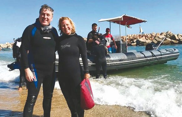 L’ambassadeur us et son épouse ont plongé au large d’Alger : John Desrocher adepte de la plongée sous-marine