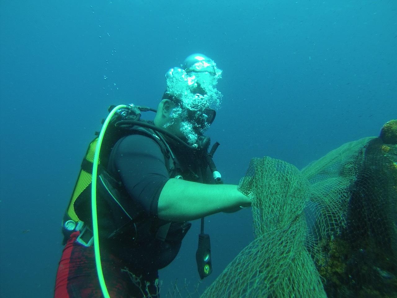 A l’origine d’énormes dégâts sur la biodiversité: Renflouage d’un filet fantôme au fond de Cap Blanc