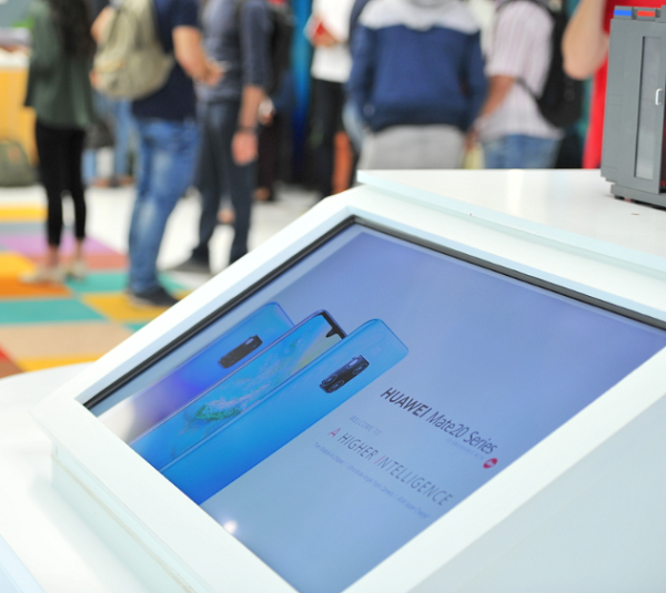 HUAWEI change l’industrie du smartphone à travers le lancement de sa plus puissante et plus innovatrice série sur le marché, le « HUAWEI Mate 20 »
