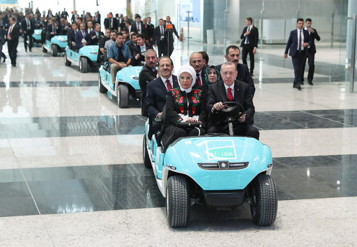 Vidéo : Erdogan inaugure le nouvel aéroport géant d’Istanbul