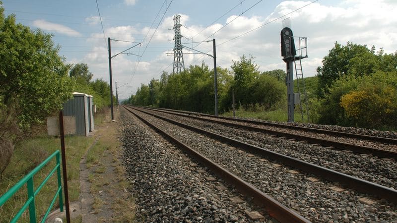 Un homme se fait violemment percuter par un train à Sidi Bel Abbes !