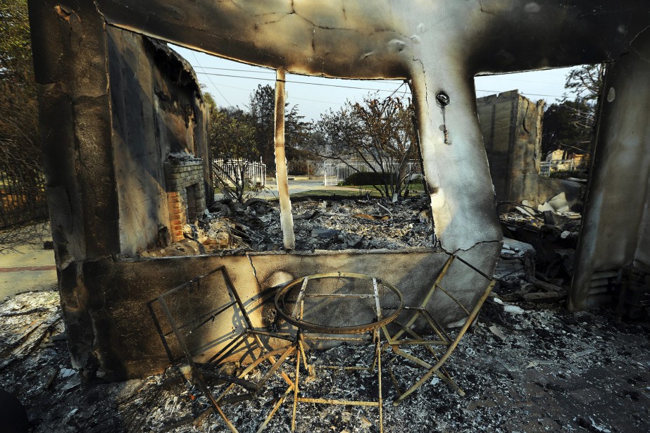 Californie: le bilan de l’incendie monte à 81 morts