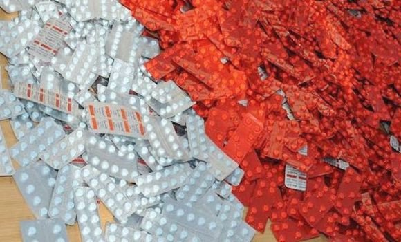 El Tarf : saisie de plus de 4.000 comprimés psychotropes et 2.400 dinars tunisiens au poste frontalier d’Oum T’boul