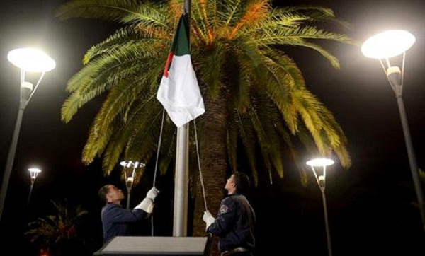 1er Novembre 1954: levée des couleurs nationales au siège du MAE