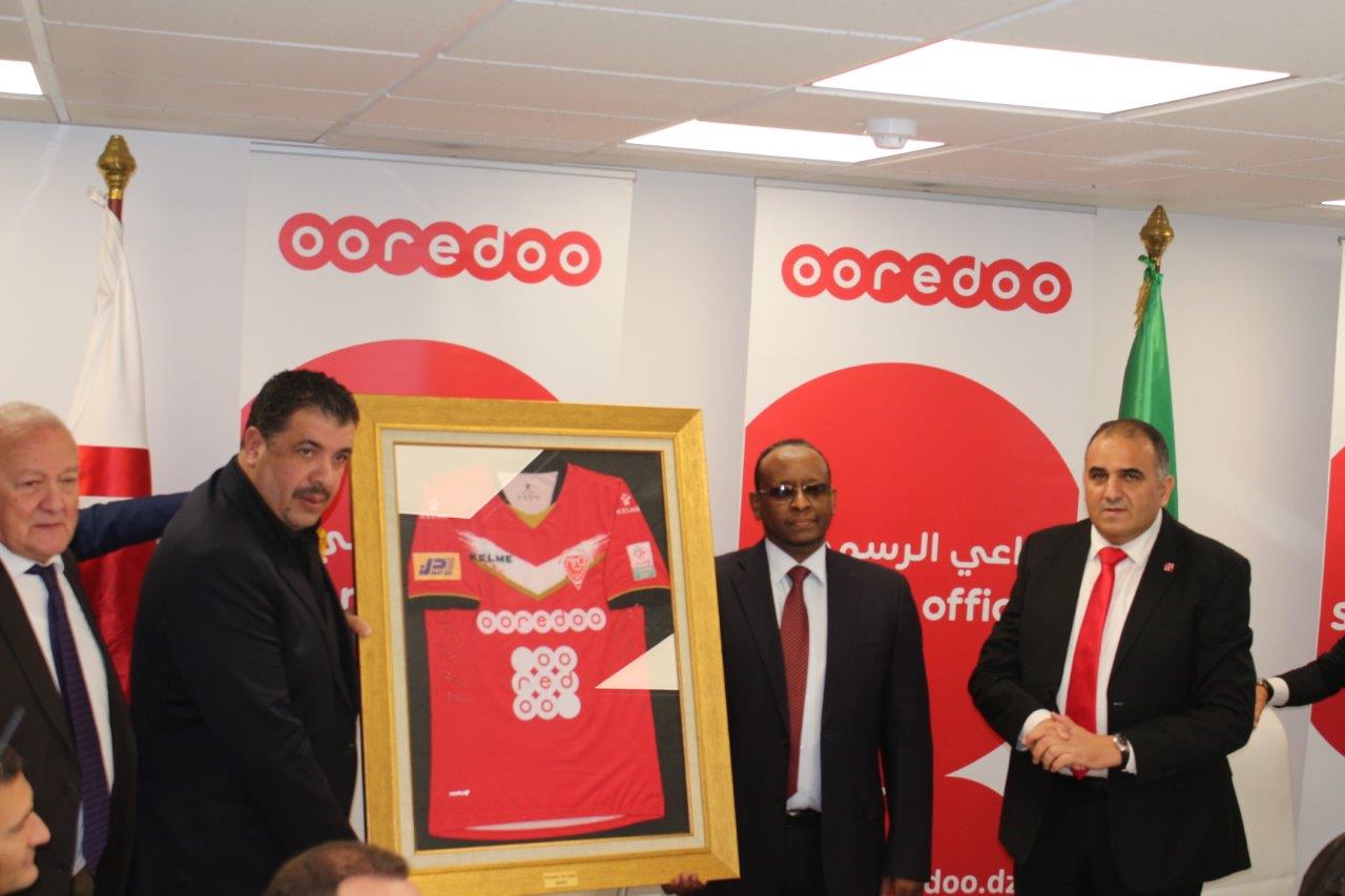 Ooredoo signe un contrat de sponsoring avec le  Mouloudia Club Oranais