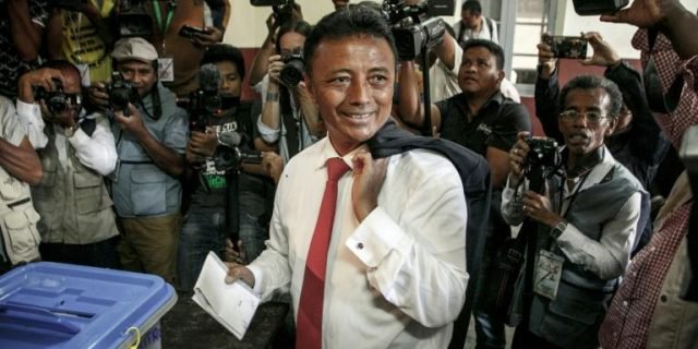 Présidentielle à Madagascar: Ravalomanana fait volte-face et retire ses plaintes
