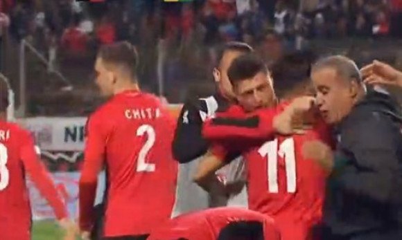 Football / L1 Mobilis (13e journée/Mise à jour): L&rsquo;USM Alger bat la JS Kabylie (1-0) et prend le large