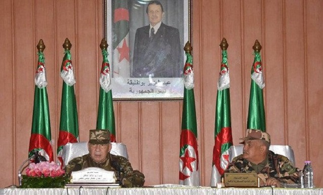 Gaïd Salah souligne « l’importance vitale » de la 4ème Région militaire dans la sécurisation du pays