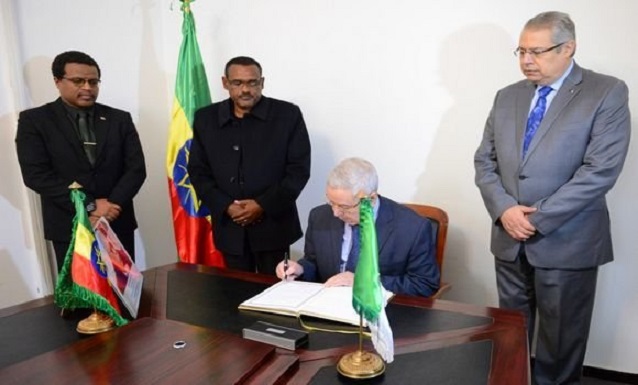 Décès de l’ancien président éthiopien: Bensalah signe le registre de condoléances