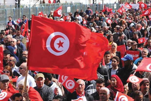 Ils organisent leur première manifestation aujourd’hui: La Tunisie à l’épreuve des “gilets rouges”