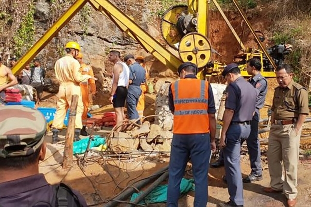 Inde: tentative de retrouver 15 personnes piégées dans une mine