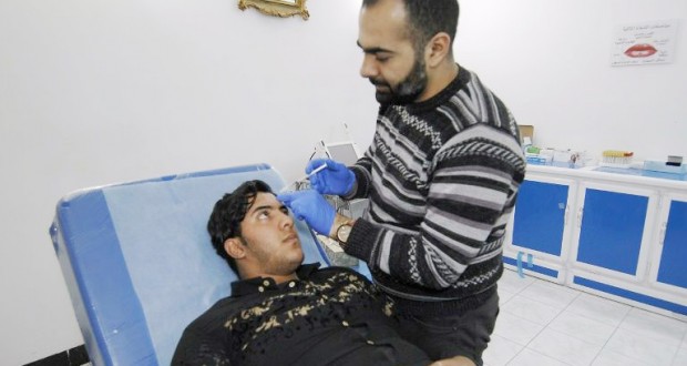 Après le black-out de l’EI : La chirurgie esthétique est à la mode à Mossoul