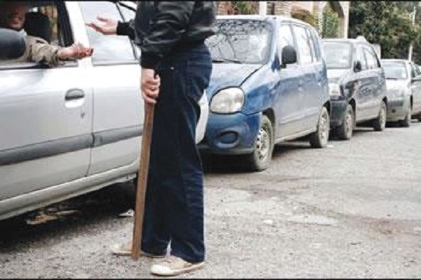 Organisation de l&rsquo;activité des parkingeurs à Oran : Les autorités locales passent à l’action