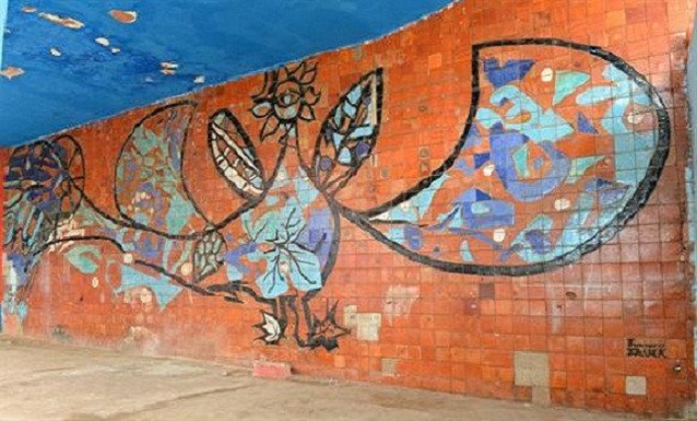 Une toile urbaine des années 50 découverte à Oran