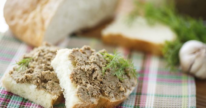 Toasts au beurre de sardine