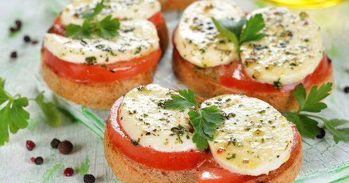 Toasts tomates mozzarella
