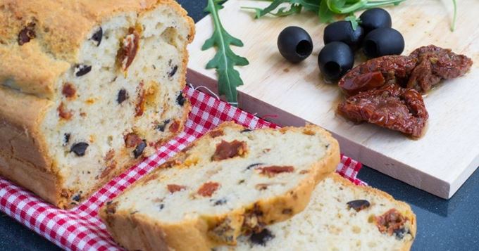 Cake aux tomates séchées