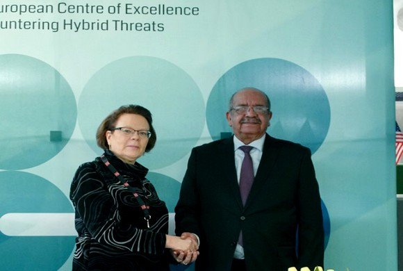 Messahel visite le Centre européen d&rsquo;excellence pour la lutte contre les menaces hybrides