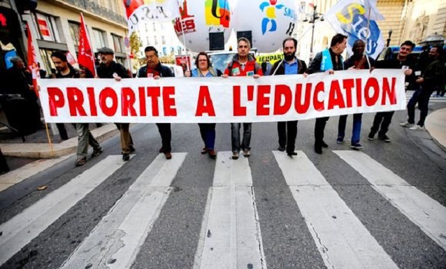 France : après les « gilets jaunes », les « stylos rouges » en colère projettent des actions