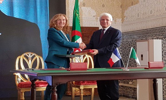Algérie-France: signature d&rsquo;une convention relative à l&rsquo;extradition de criminels