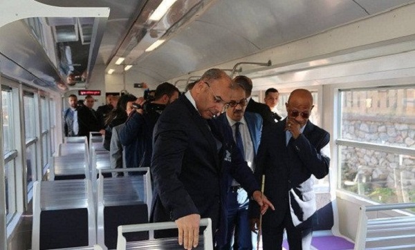 Aérogare d’Alger: Zaalane s’enquiert des essais de transport par voie ferrée