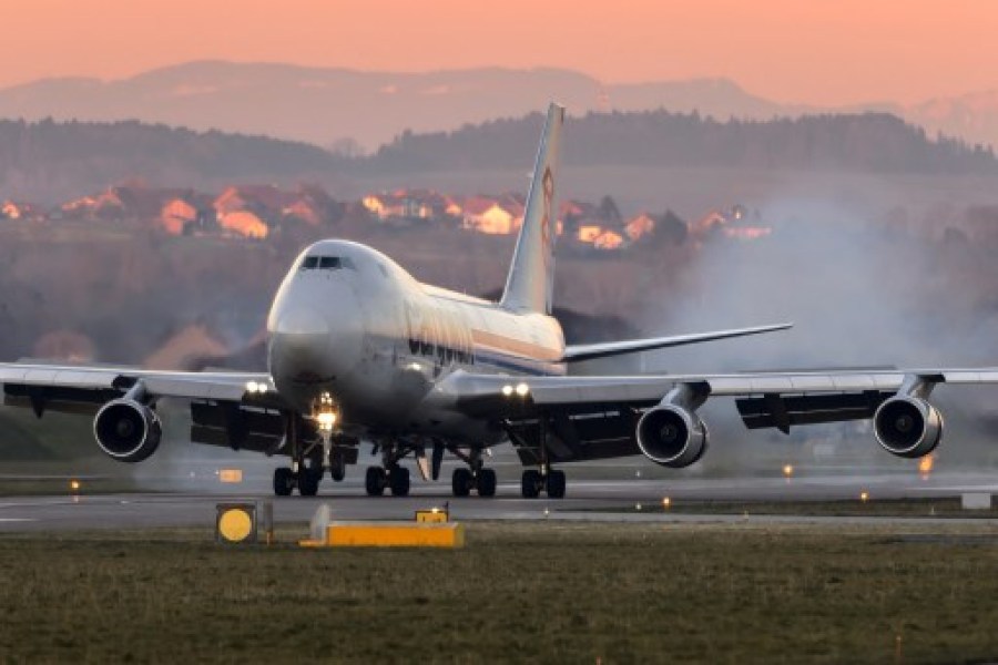 Iran: un avion cargo s’écrase avec au moins dix personnes à bord