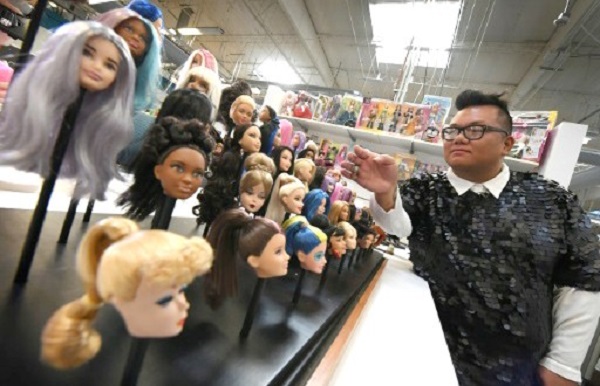 Elle va fêter en 2019 son 60e anniversaire : La poupée Barbie n’a pas pris une ride