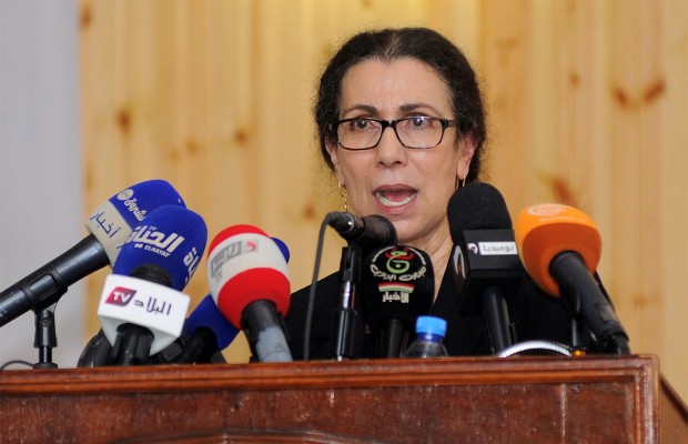 Louisa Hanoune:  » Le pouvoir veut rester pour les 85 milliards de dollars qui restent. »