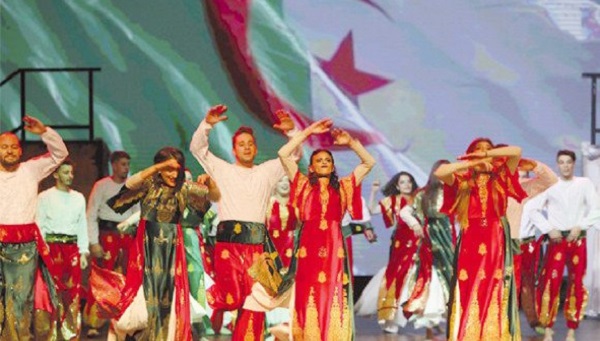 Tlemcen : L’operette «Novembre sidjil el khouloud» conquit le public
