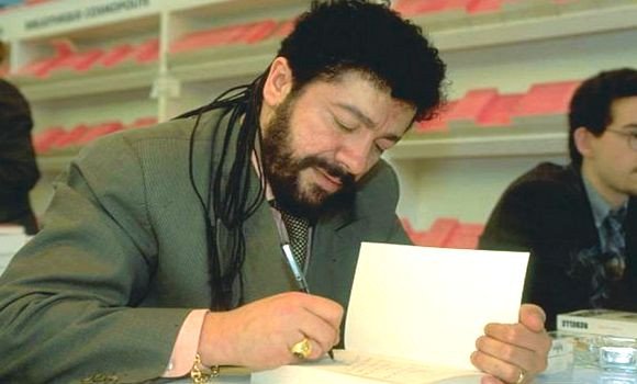 Appels à traduire les œuvres poétiques de Matoub Lounes pour les révéler au grand public !