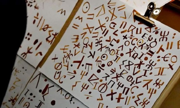 Yennayer : Un atelier d’initiation à la calligraphie amazigh