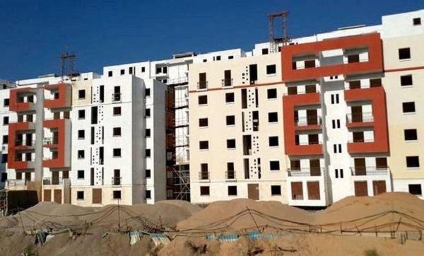 Ain Temouchent : Temmar préside une cérémonie d&rsquo;attribution de 2.000 unités de logements de différentes formules