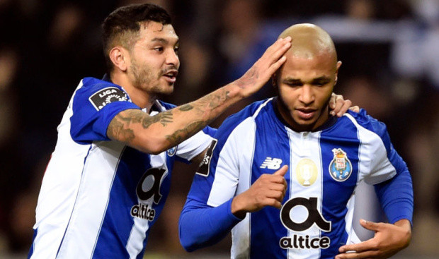 Manchester United aurait discuté avec Brahimi
