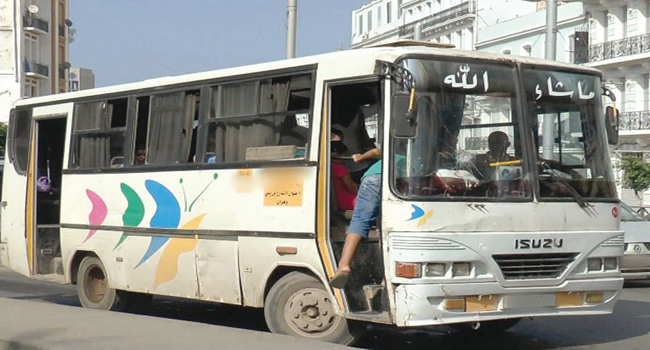 Mostaganem: Des transporteurs grillent les lignes à desservir