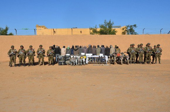 39 orpailleurs arrêtés à Tamanrasset, Ain Guezzam et Bordj Badji Mokhtar (MDN)