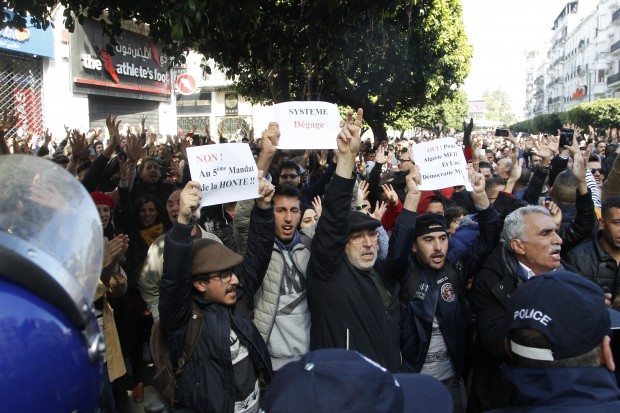 Des universitaires et intellectuels algériens se mobilisent contre le 5e mandat: Déclaration