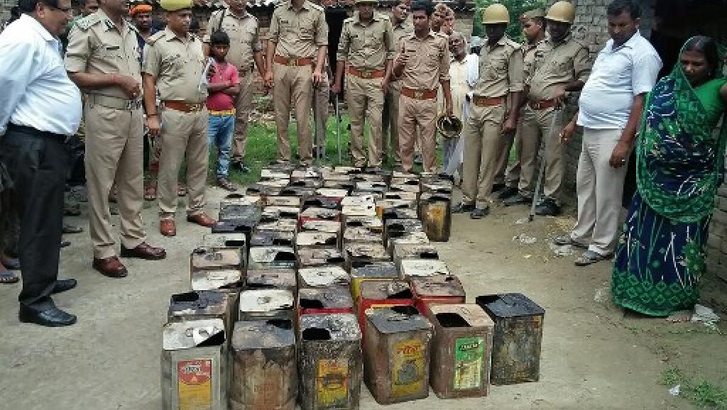 Inde: le bilan de l’intoxication à l’alcool frelaté grimpe à 97 morts